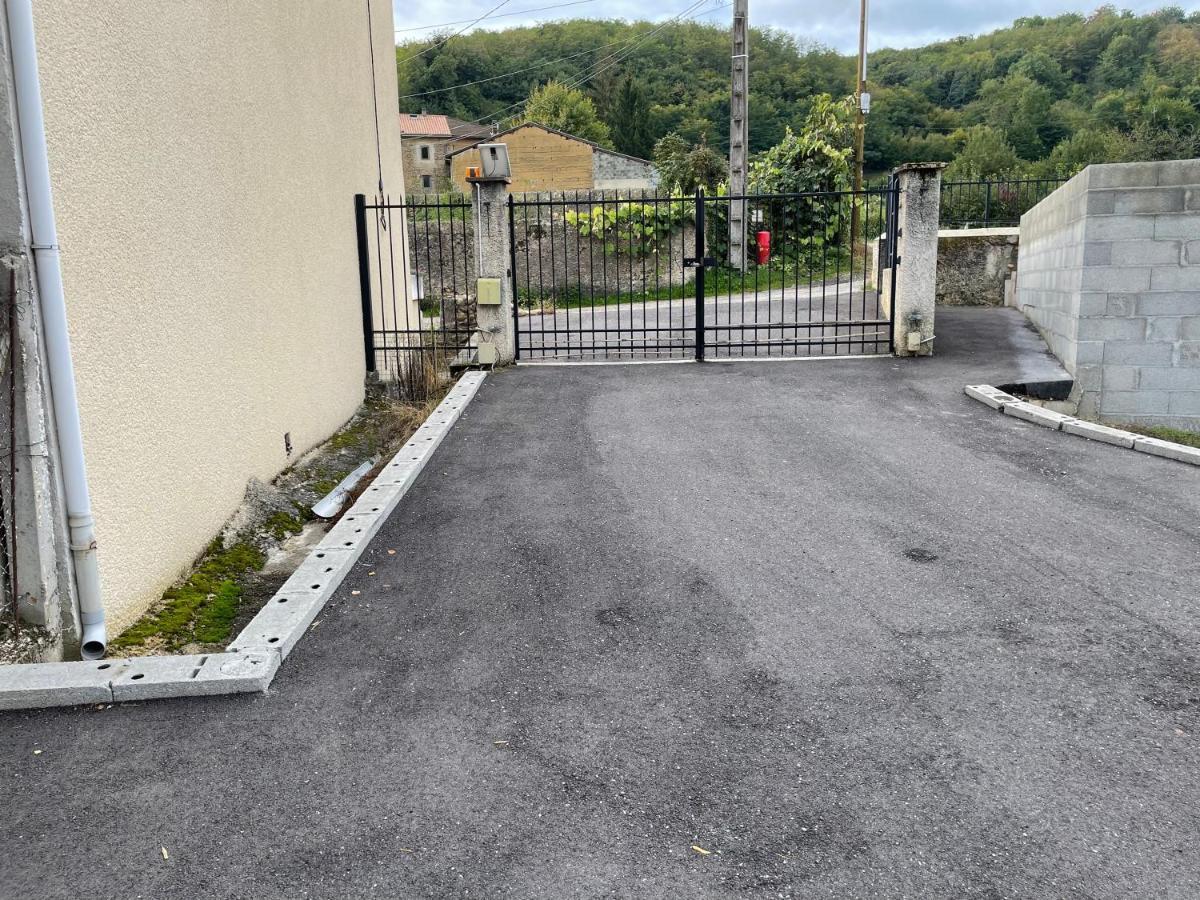 Le Regrimet Avec Parking Gratuit Et Prive Acomodação com café da manhã Lens-Lestang Exterior foto